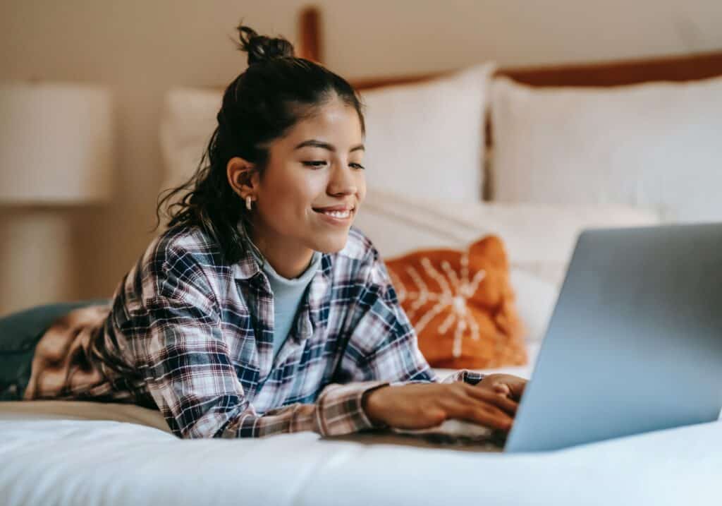 10 Top Online Jobs and Side Hustles for Teens