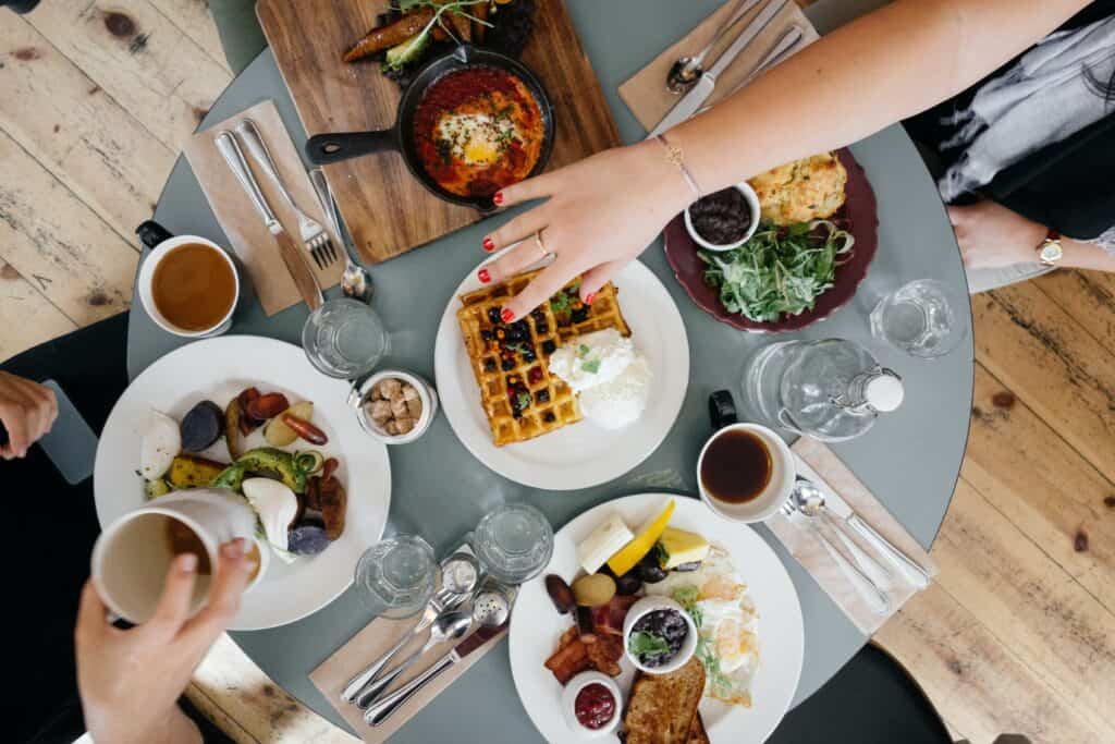 Free Food Near Me 73 Restaurants That Offer Free Food For App Or Email 